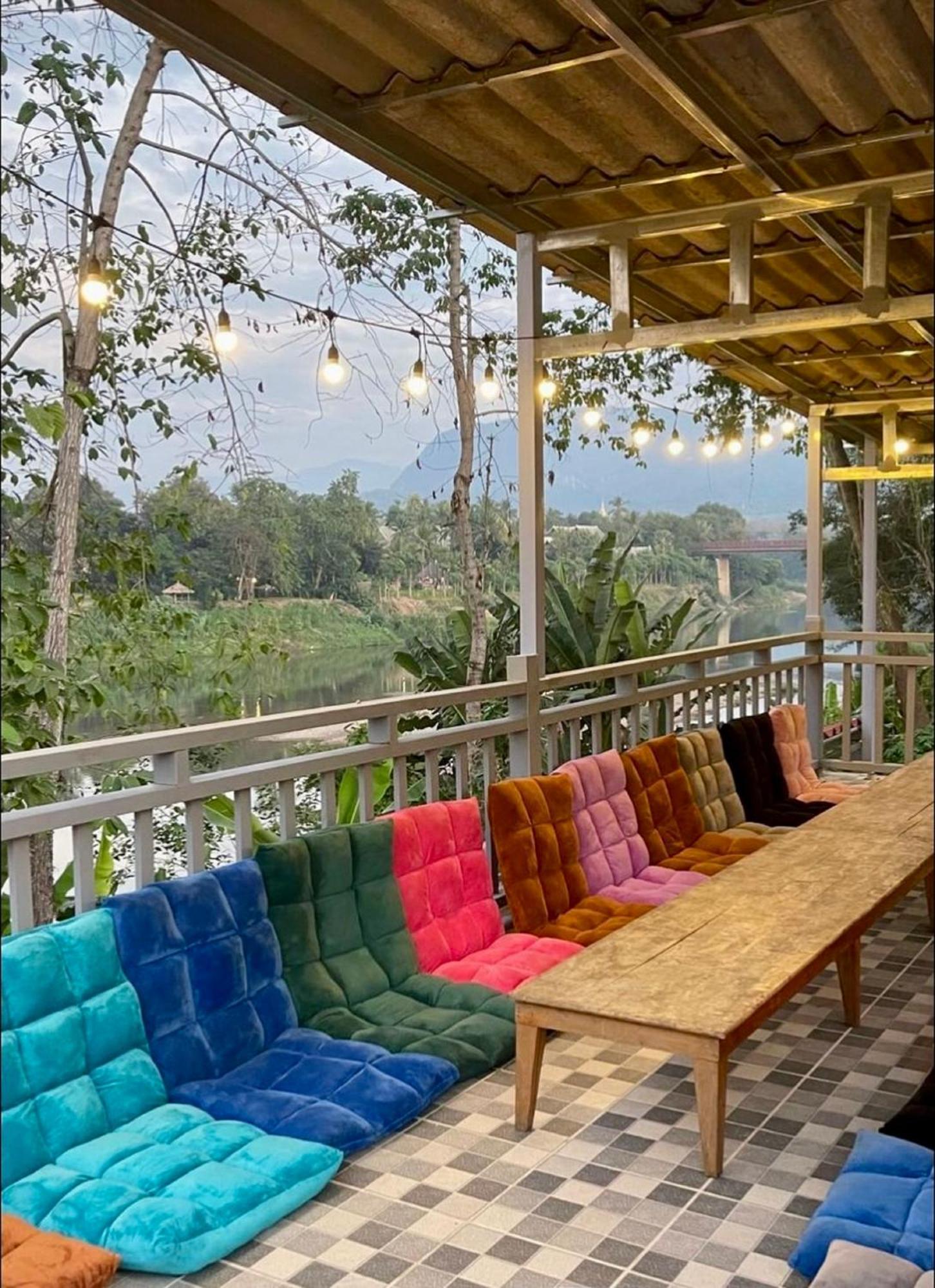 Sunrise Riverside Pool Hostel Luang Prabang Eksteriør billede