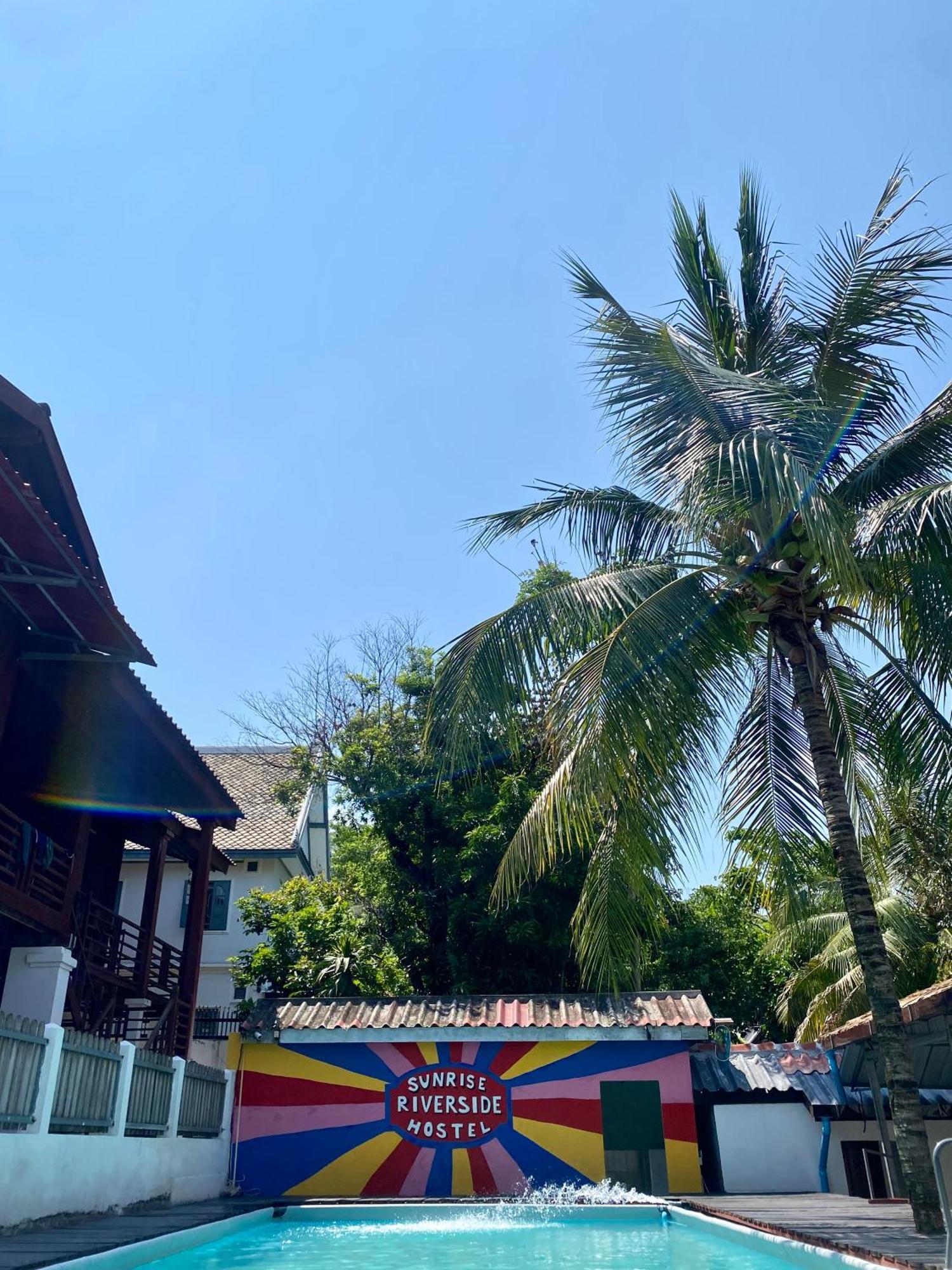 Sunrise Riverside Pool Hostel Luang Prabang Eksteriør billede